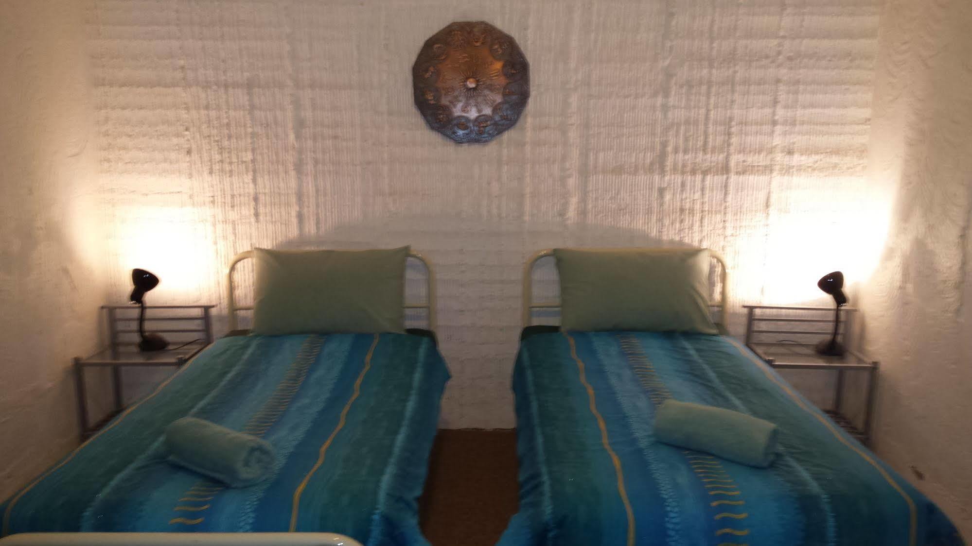 Desert View Apartments Coober Pedy Buitenkant foto